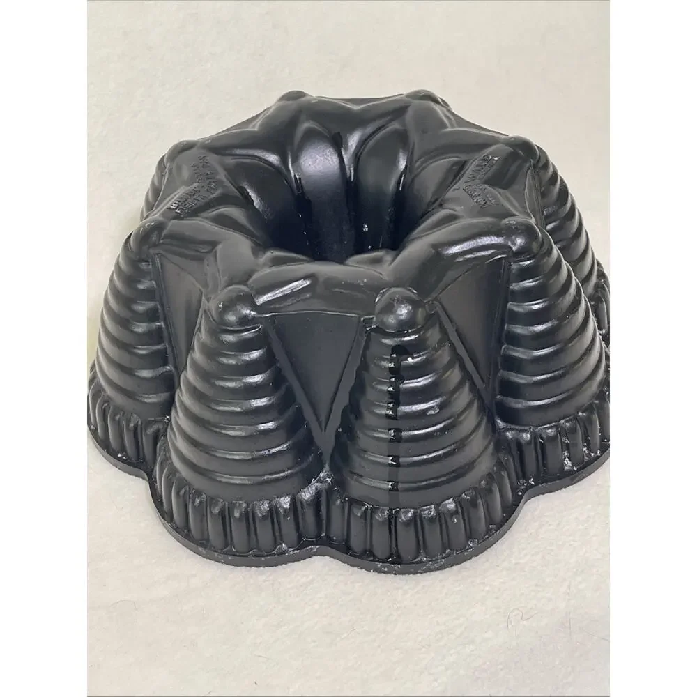 New, Nordic Ware Fiesta Party Bundt Cake Pan